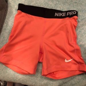 Never worn! Salmon colored nike pros!